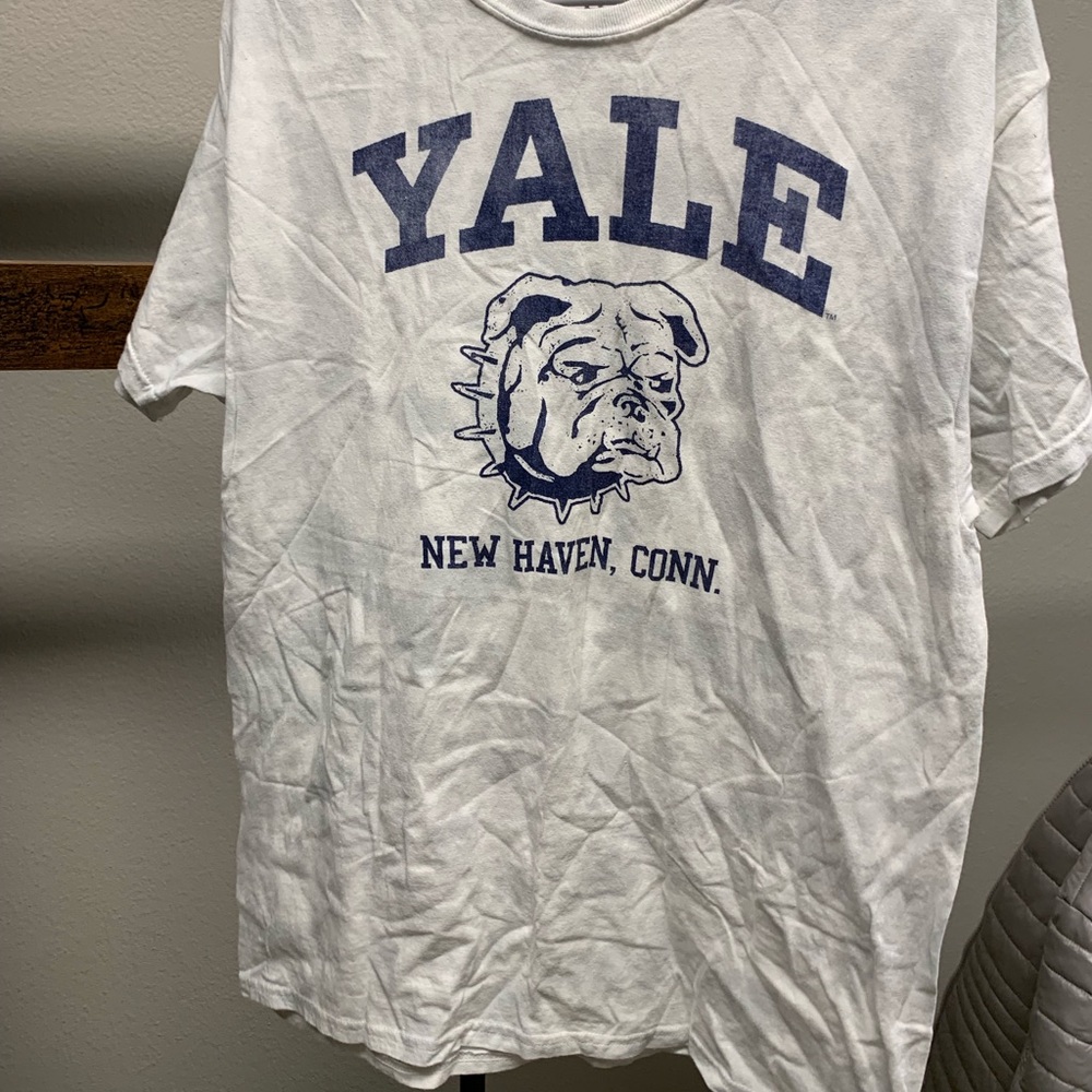 yale university conn t shirt men’s M gray & white